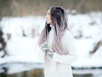 Zimowe stylizacje z sukienką - top 7